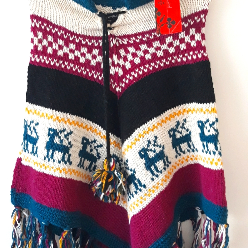 ISHKA WOOLLEN PONCHO - Picture 1 of 8